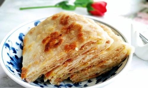 美味千层牛肉饼的制作秘诀（用层层叠叠的牛肉饼尽享口感盛宴）