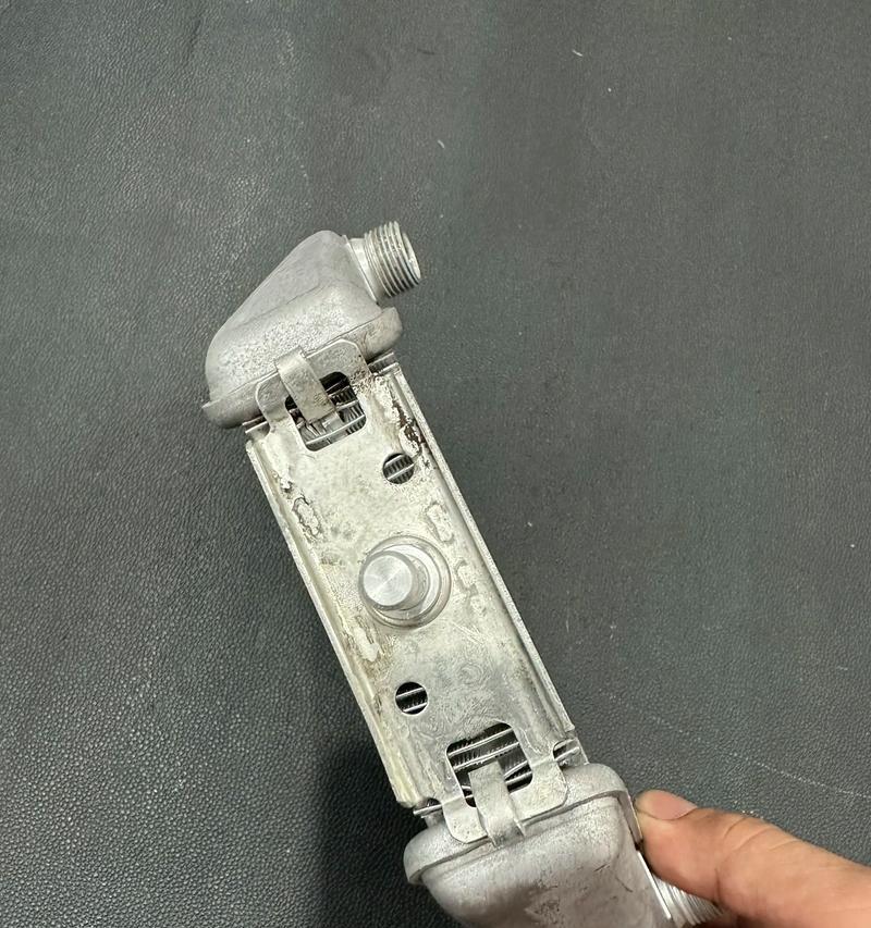 杜卡迪油冷散热器安装位置？散热效果如何？